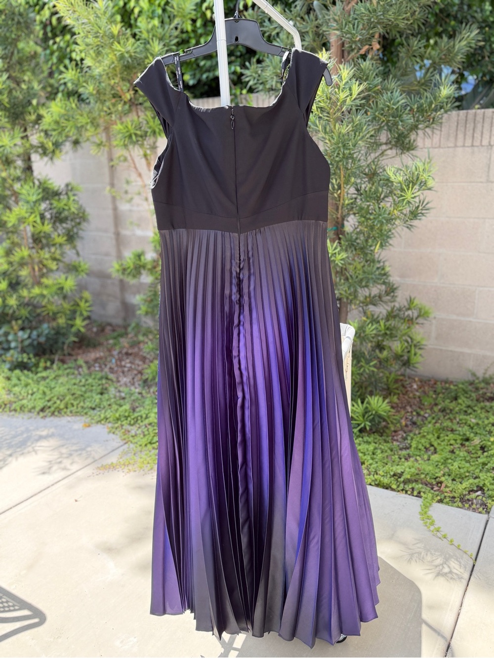 City Chic Trendy Passion Deep Purple Ombre Pleated Maxi Dress - size 16 - Picture 6 of 9